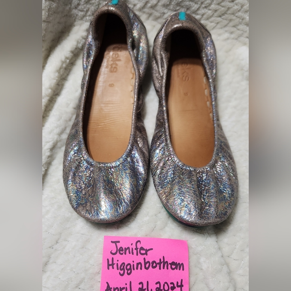 Old Release Love Potion Tieks Size 9